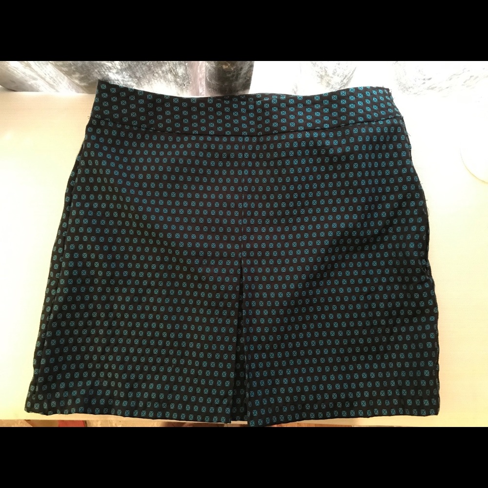 Cute skirt! Very professional for work.